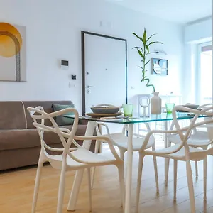 https://rossani-suitesaparts.barihotels.org